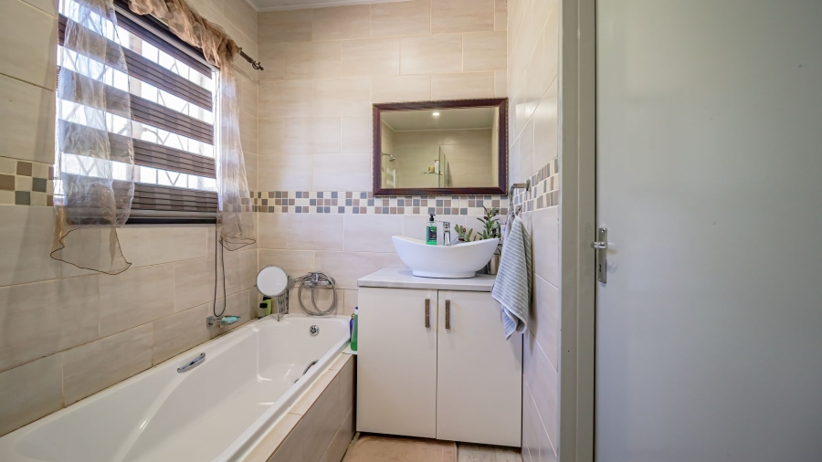 7 Bedroom Property for Sale in Mayberry Park Gauteng
