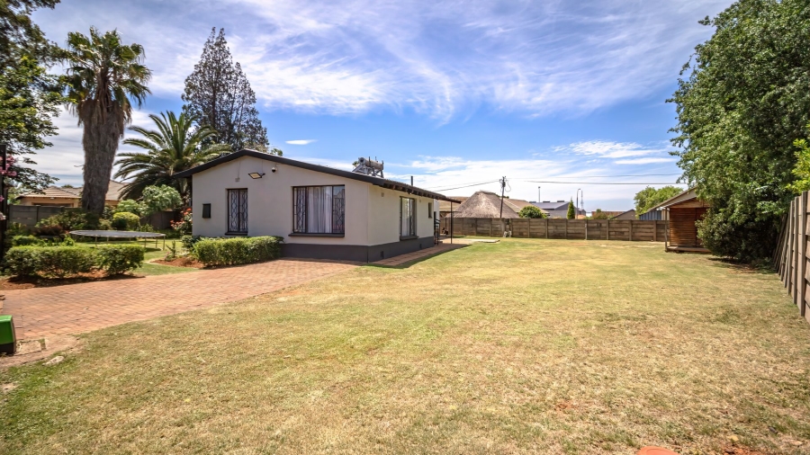 7 Bedroom Property for Sale in Mayberry Park Gauteng