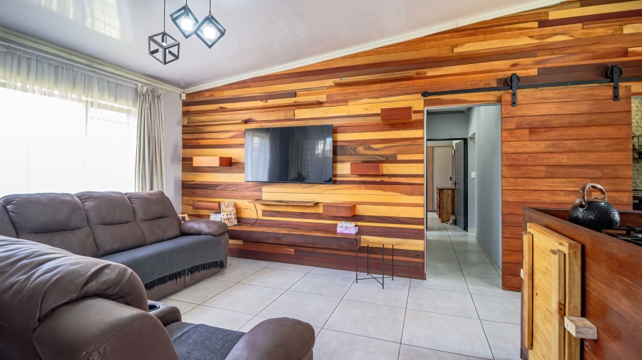 7 Bedroom Property for Sale in Mayberry Park Gauteng