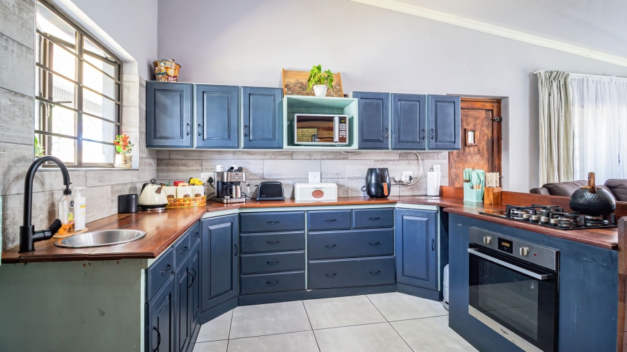 7 Bedroom Property for Sale in Mayberry Park Gauteng