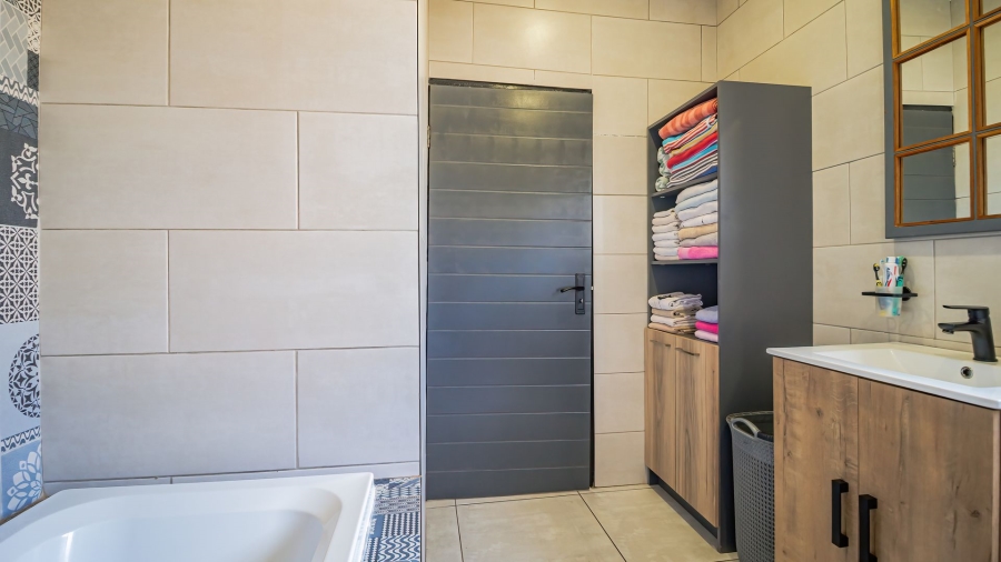 7 Bedroom Property for Sale in Mayberry Park Gauteng