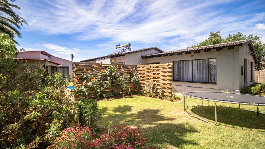 7 Bedroom Property for Sale in Mayberry Park Gauteng