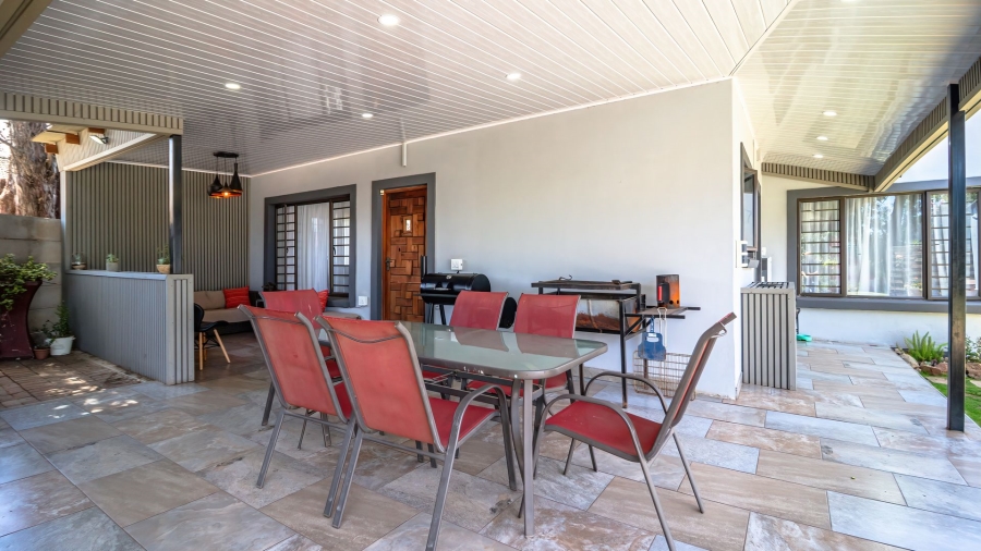 7 Bedroom Property for Sale in Mayberry Park Gauteng