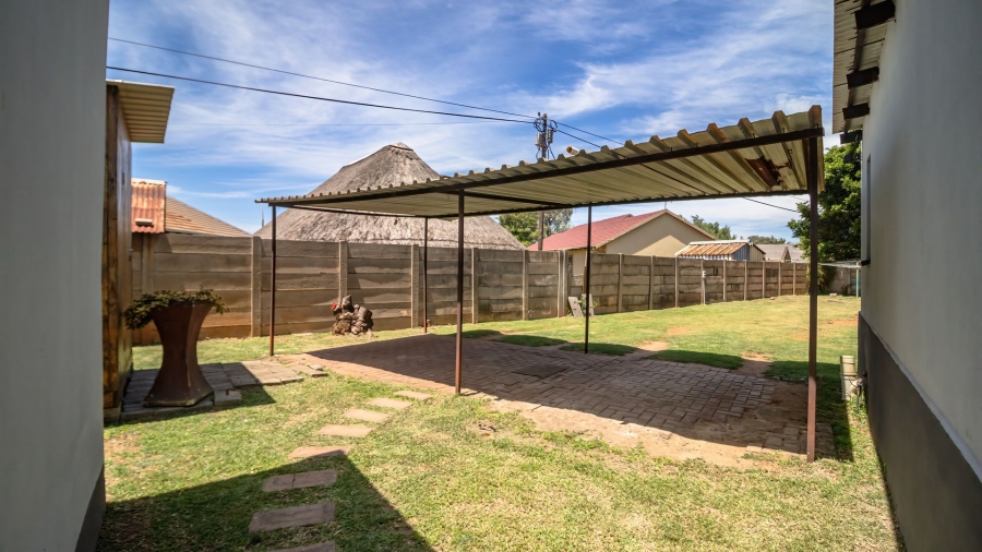 7 Bedroom Property for Sale in Mayberry Park Gauteng