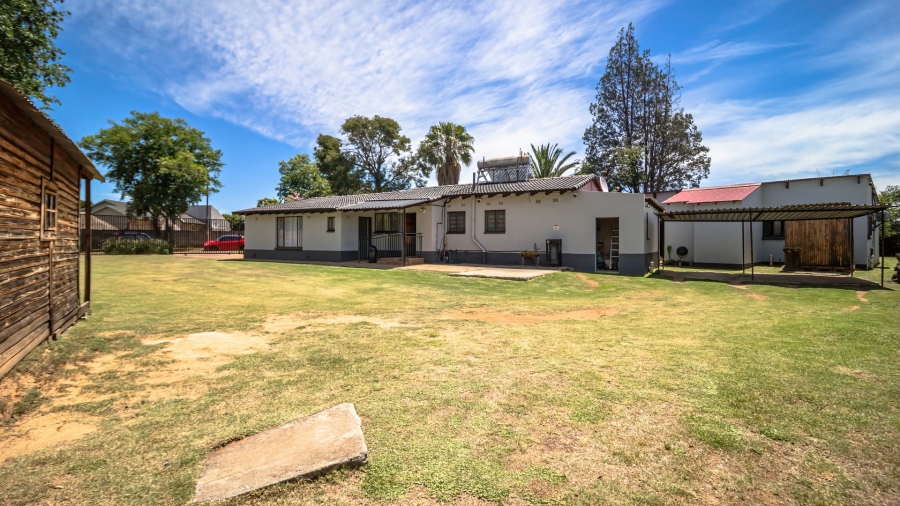 7 Bedroom Property for Sale in Mayberry Park Gauteng