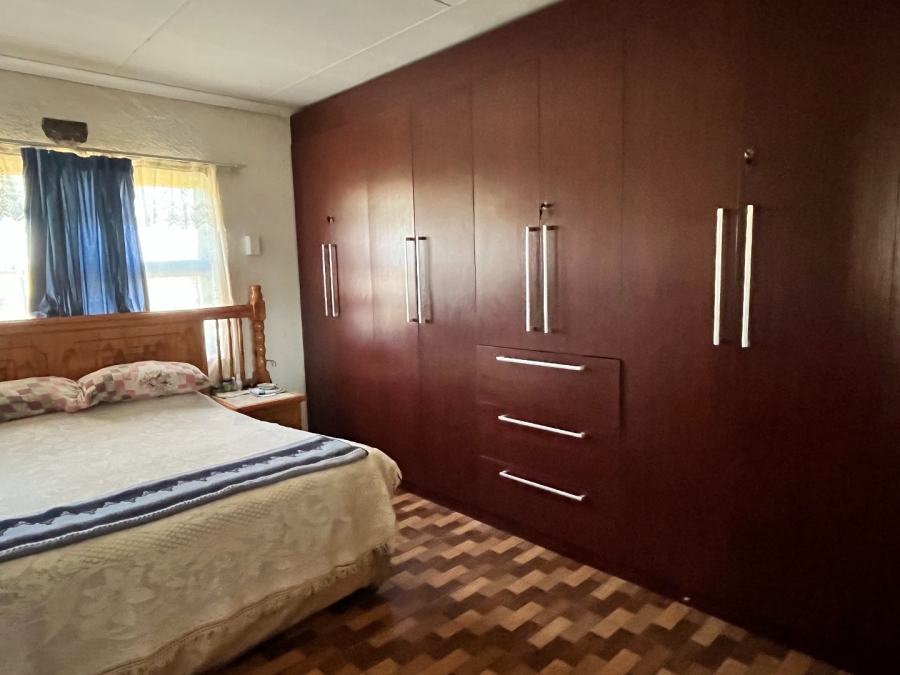 Commercial Property for Sale in Rosashof Gauteng
