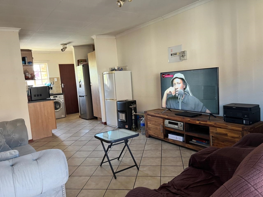 2 Bedroom Property for Sale in Vorna Valley Gauteng