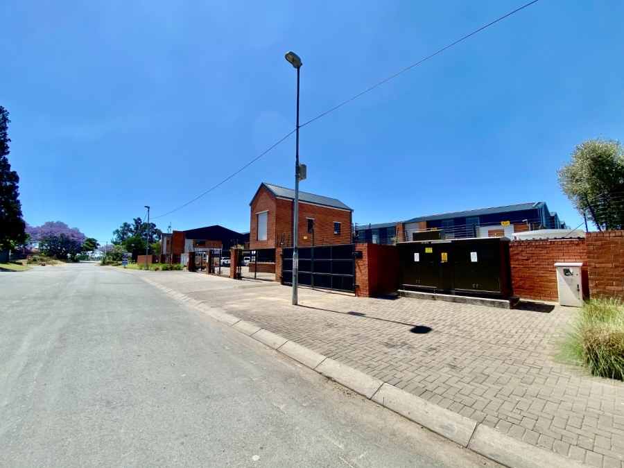 To Let Commercial Property for Rent in Laser Park Gauteng