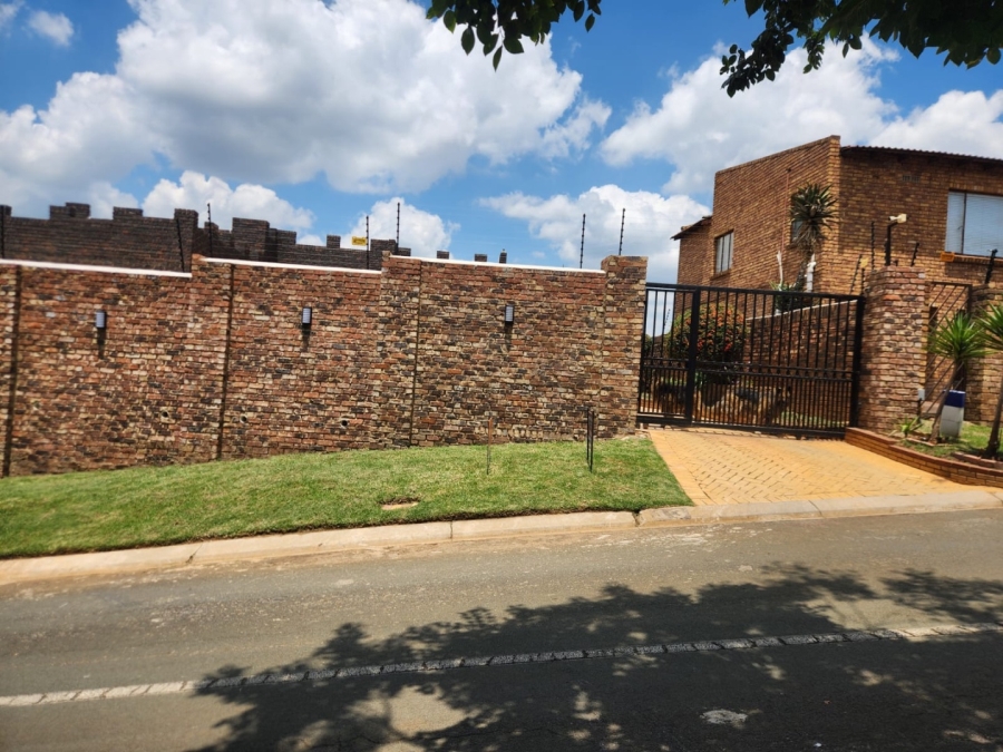 3 Bedroom Property for Sale in Bassonia Gauteng