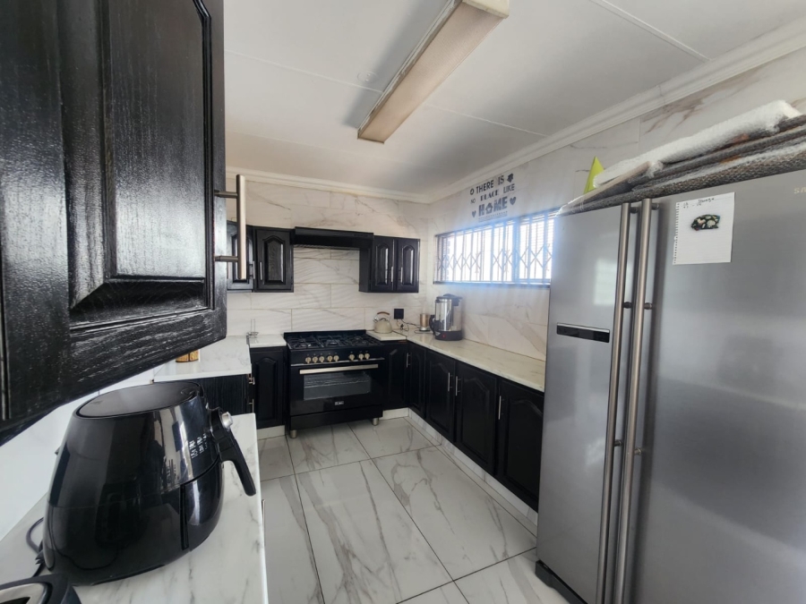 3 Bedroom Property for Sale in Bassonia Gauteng