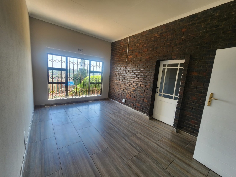 3 Bedroom Property for Sale in Bassonia Gauteng