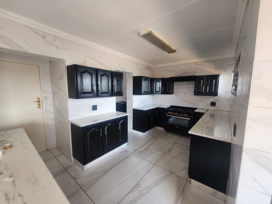 3 Bedroom Property for Sale in Bassonia Gauteng