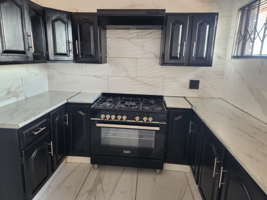 3 Bedroom Property for Sale in Bassonia Gauteng