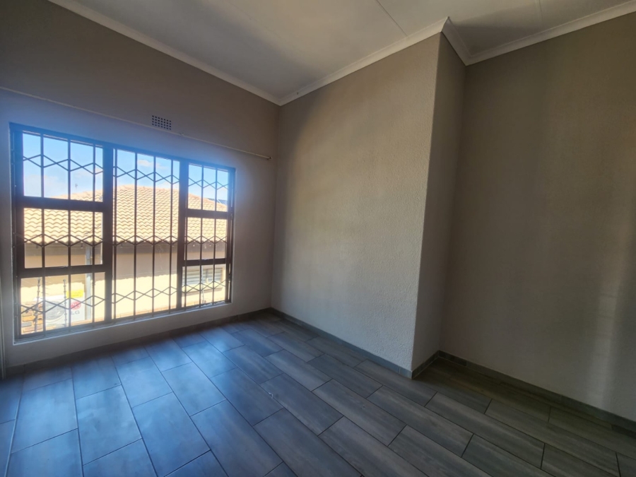 3 Bedroom Property for Sale in Bassonia Gauteng