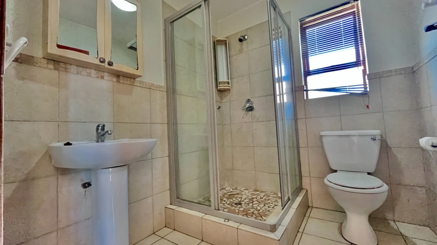 2 Bedroom Property for Sale in Erand Gardens Gauteng