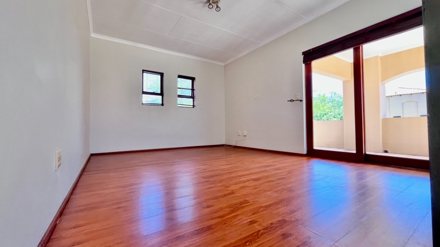 2 Bedroom Property for Sale in Erand Gardens Gauteng