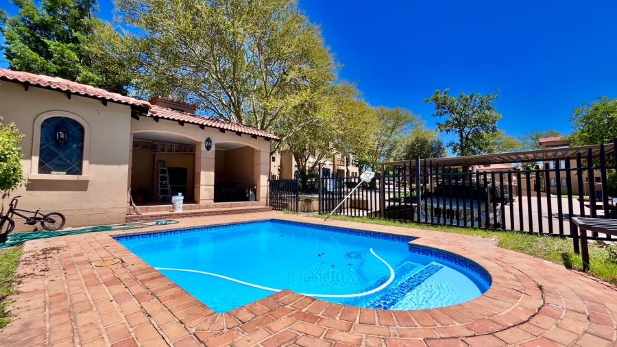 2 Bedroom Property for Sale in Erand Gardens Gauteng