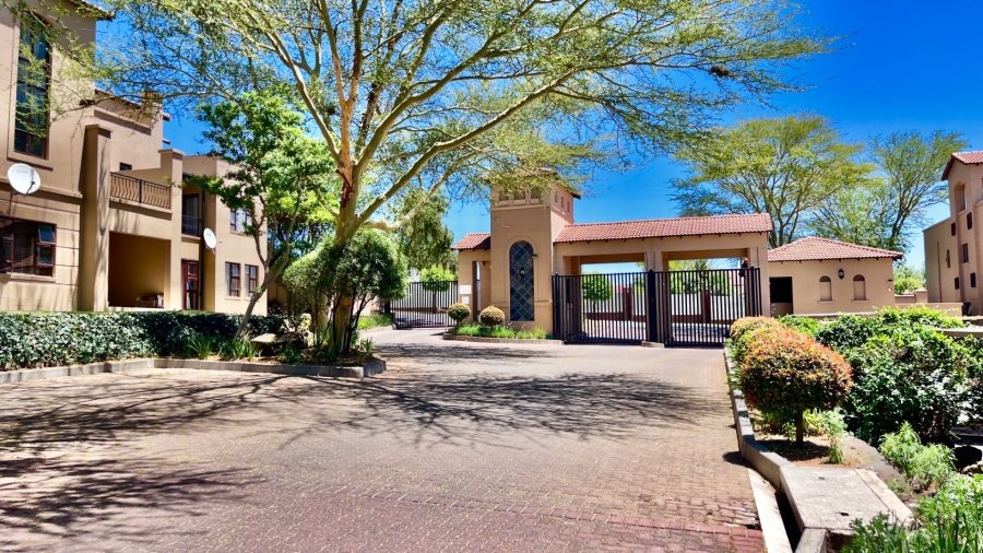 2 Bedroom Property for Sale in Erand Gardens Gauteng