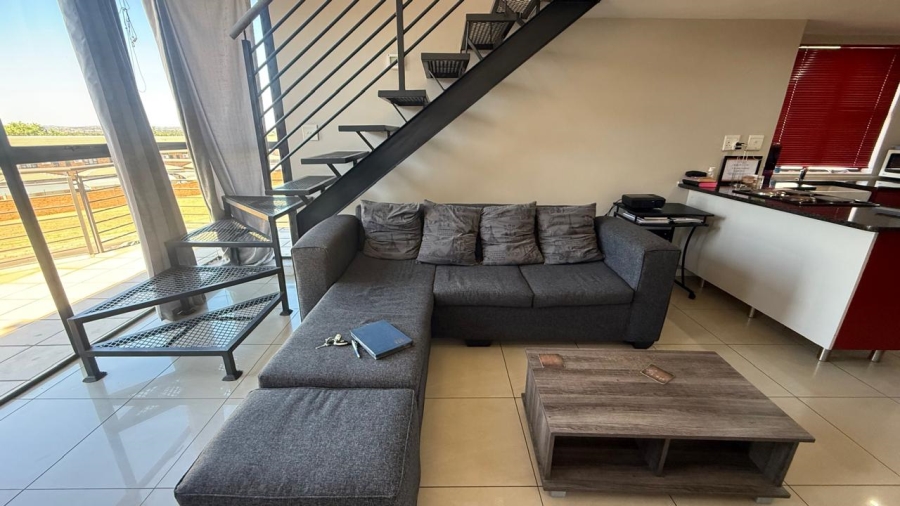 1 Bedroom Property for Sale in Rooihuiskraal North Gauteng