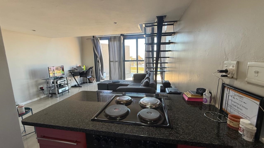 1 Bedroom Property for Sale in Rooihuiskraal North Gauteng