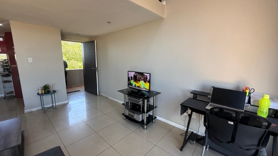 1 Bedroom Property for Sale in Rooihuiskraal North Gauteng