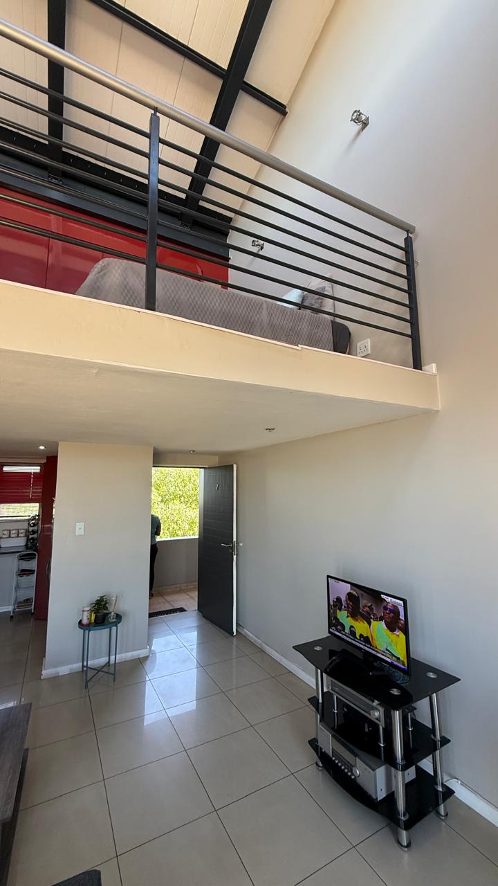 1 Bedroom Property for Sale in Rooihuiskraal North Gauteng