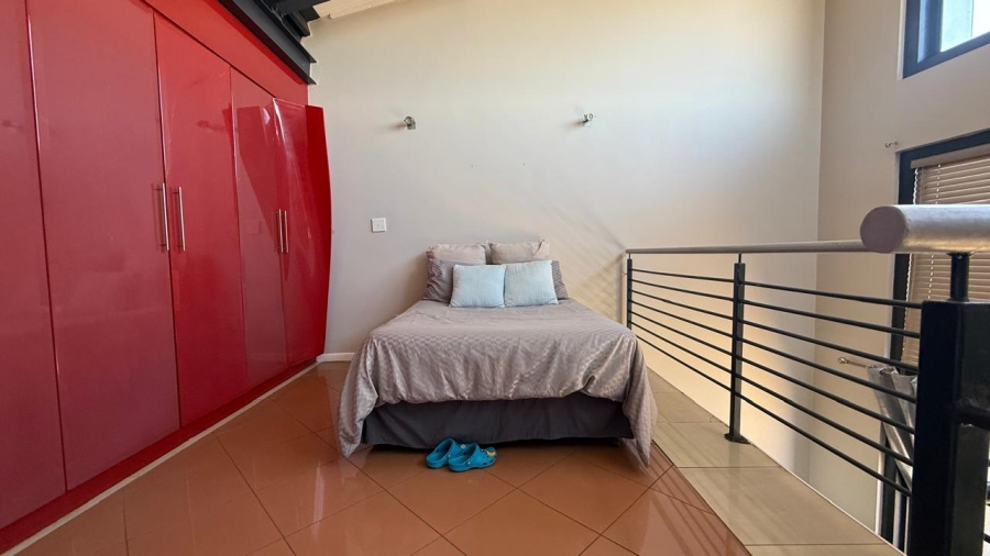 1 Bedroom Property for Sale in Rooihuiskraal North Gauteng