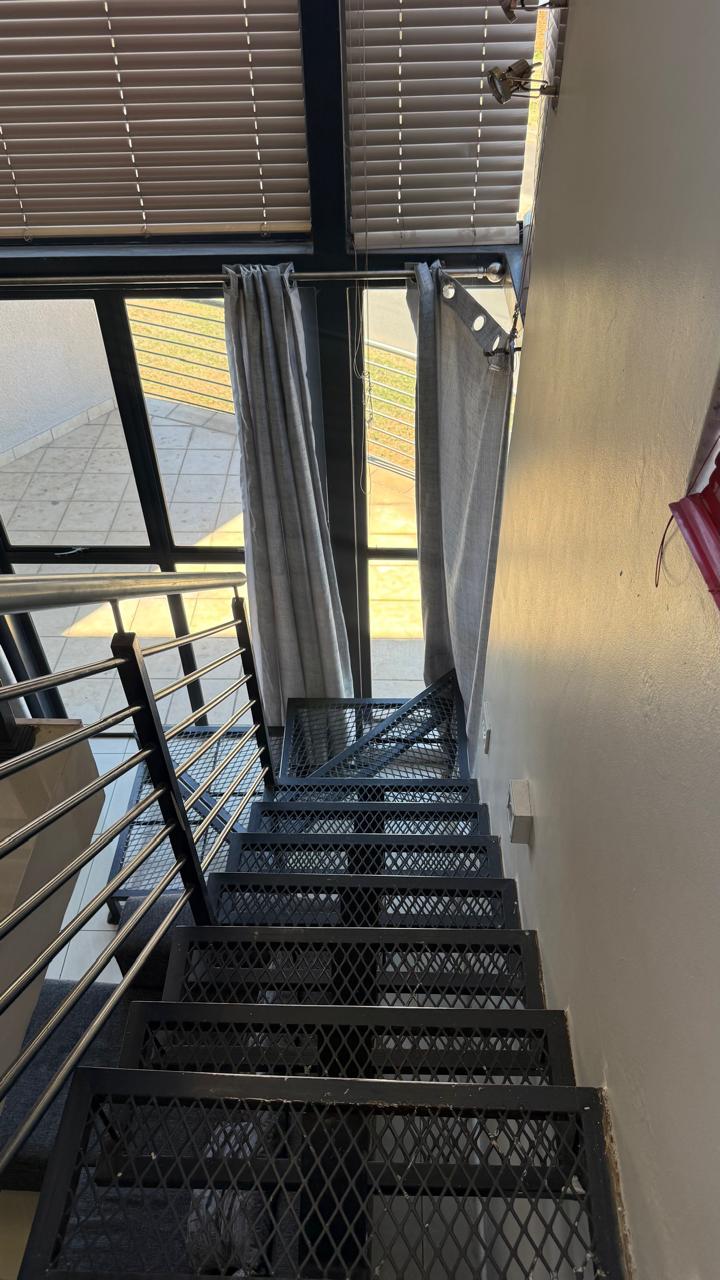 1 Bedroom Property for Sale in Rooihuiskraal North Gauteng