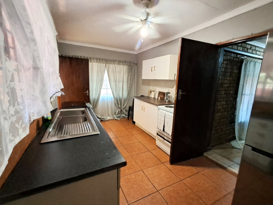 10 Bedroom Property for Sale in Chantelle Gauteng