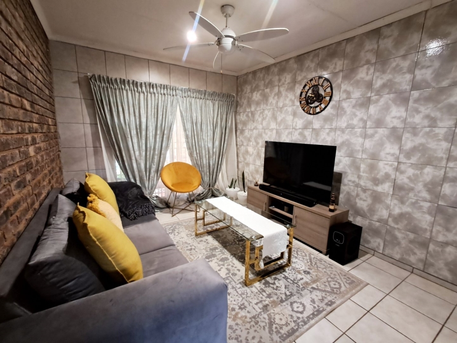 10 Bedroom Property for Sale in Chantelle Gauteng