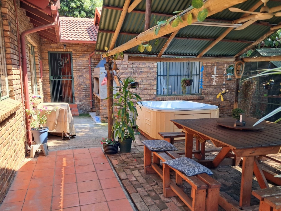 10 Bedroom Property for Sale in Chantelle Gauteng