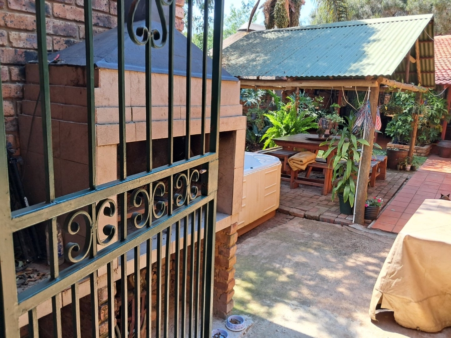 10 Bedroom Property for Sale in Chantelle Gauteng