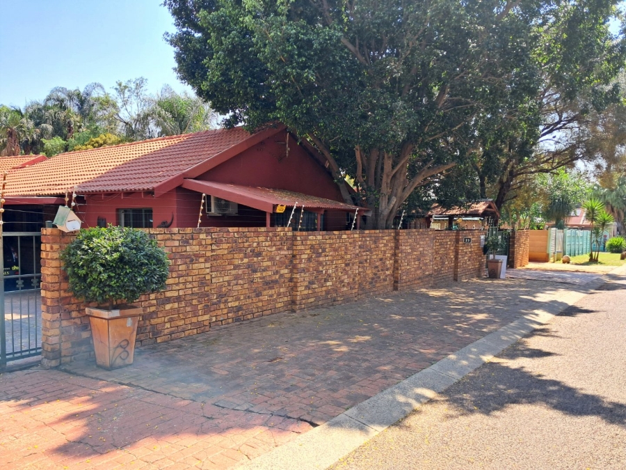10 Bedroom Property for Sale in Chantelle Gauteng