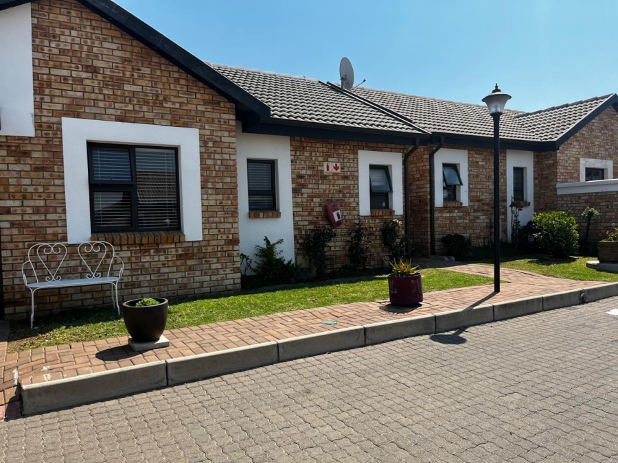 To Let 3 Bedroom Property for Rent in Beyers Park Gauteng