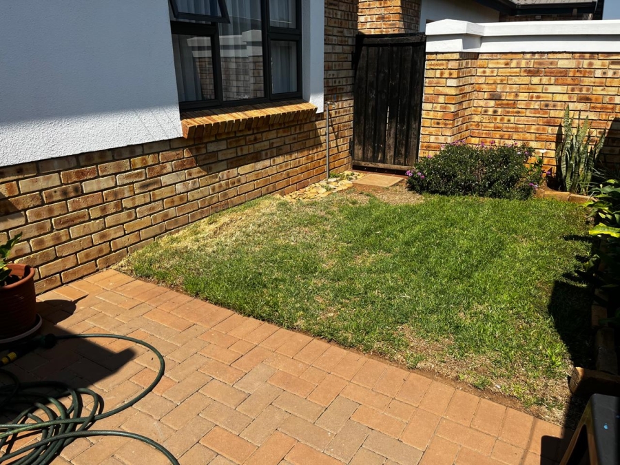 To Let 3 Bedroom Property for Rent in Beyers Park Gauteng