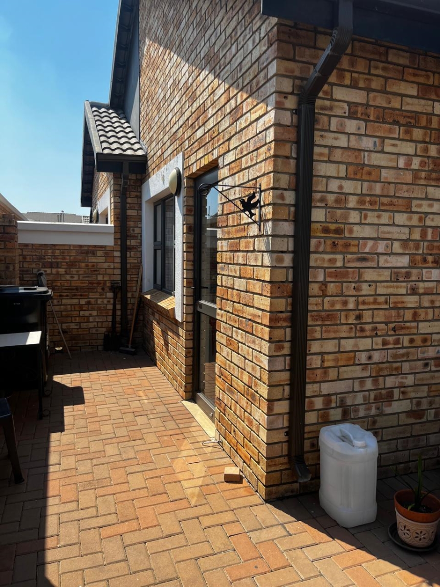 To Let 3 Bedroom Property for Rent in Beyers Park Gauteng
