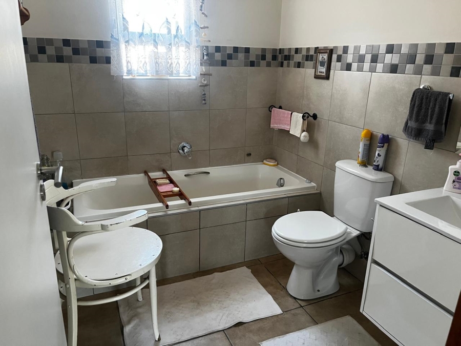 To Let 3 Bedroom Property for Rent in Beyers Park Gauteng