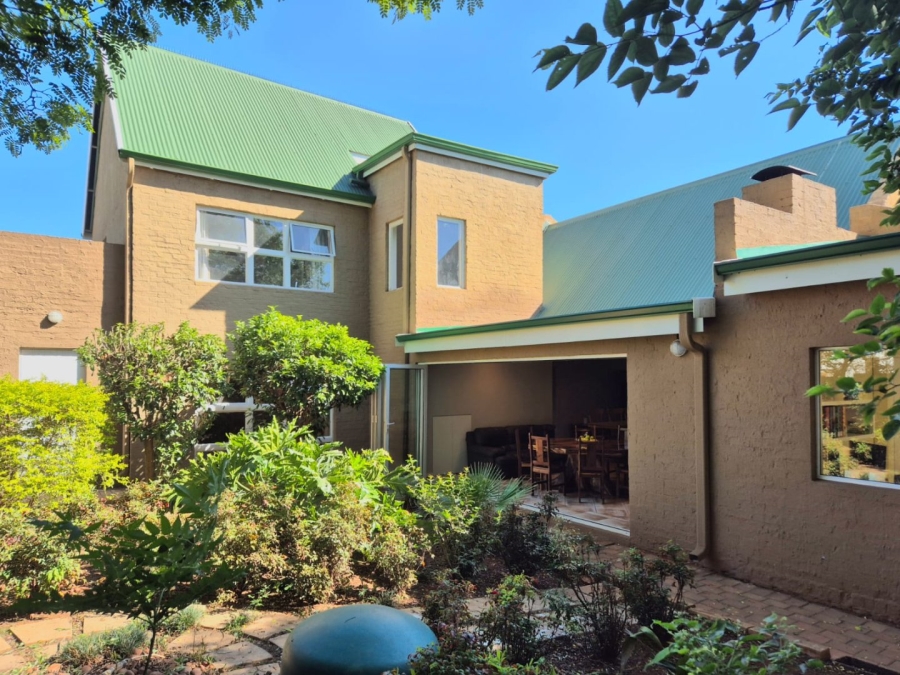 5 Bedroom Property for Sale in Centurion Golf Estate Gauteng