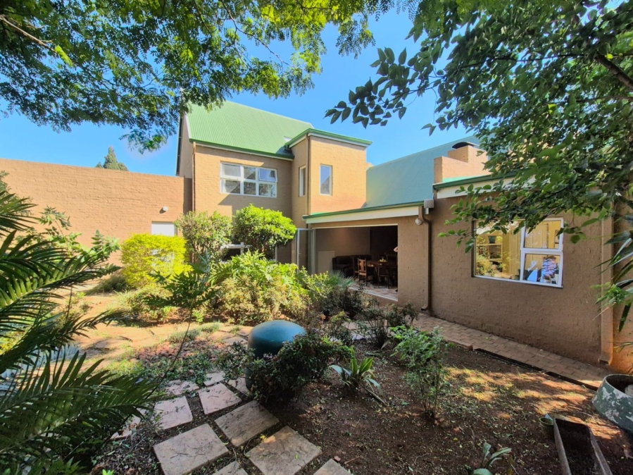 5 Bedroom Property for Sale in Centurion Golf Estate Gauteng