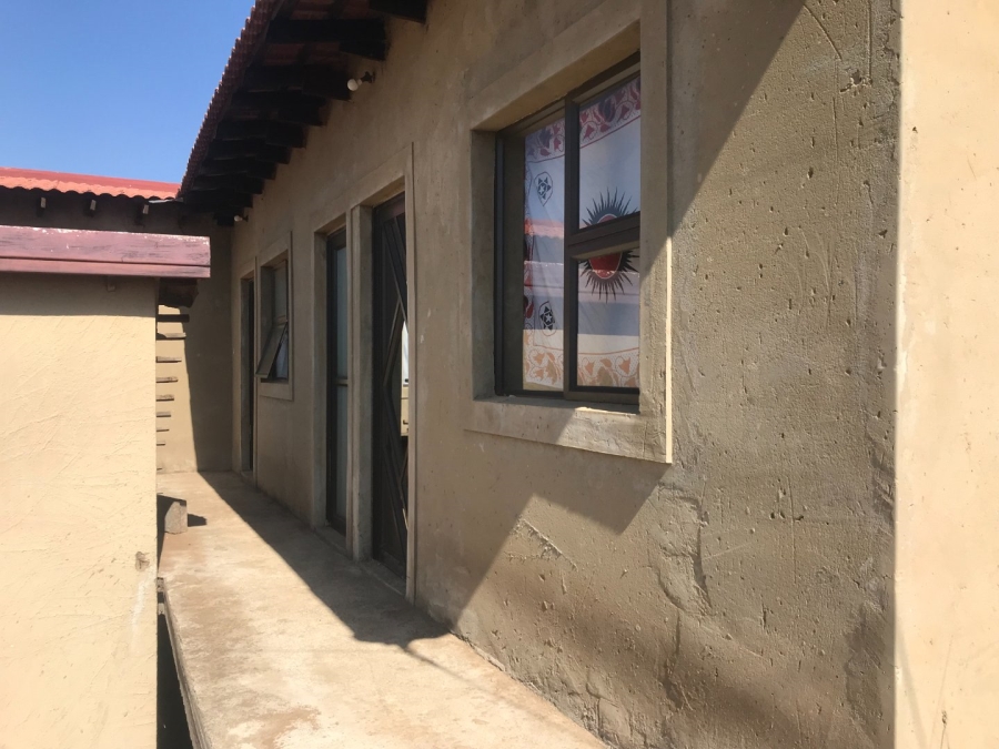 9 Bedroom Property for Sale in Protea Glen Gauteng
