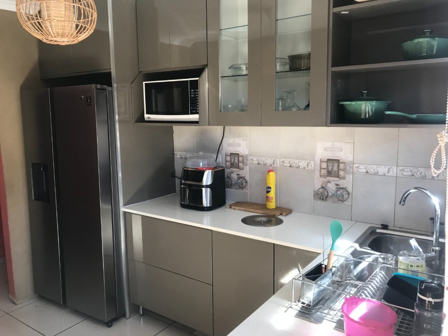 9 Bedroom Property for Sale in Protea Glen Gauteng