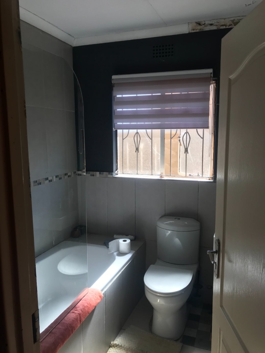 9 Bedroom Property for Sale in Protea Glen Gauteng