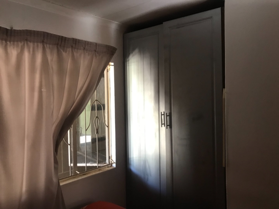9 Bedroom Property for Sale in Protea Glen Gauteng