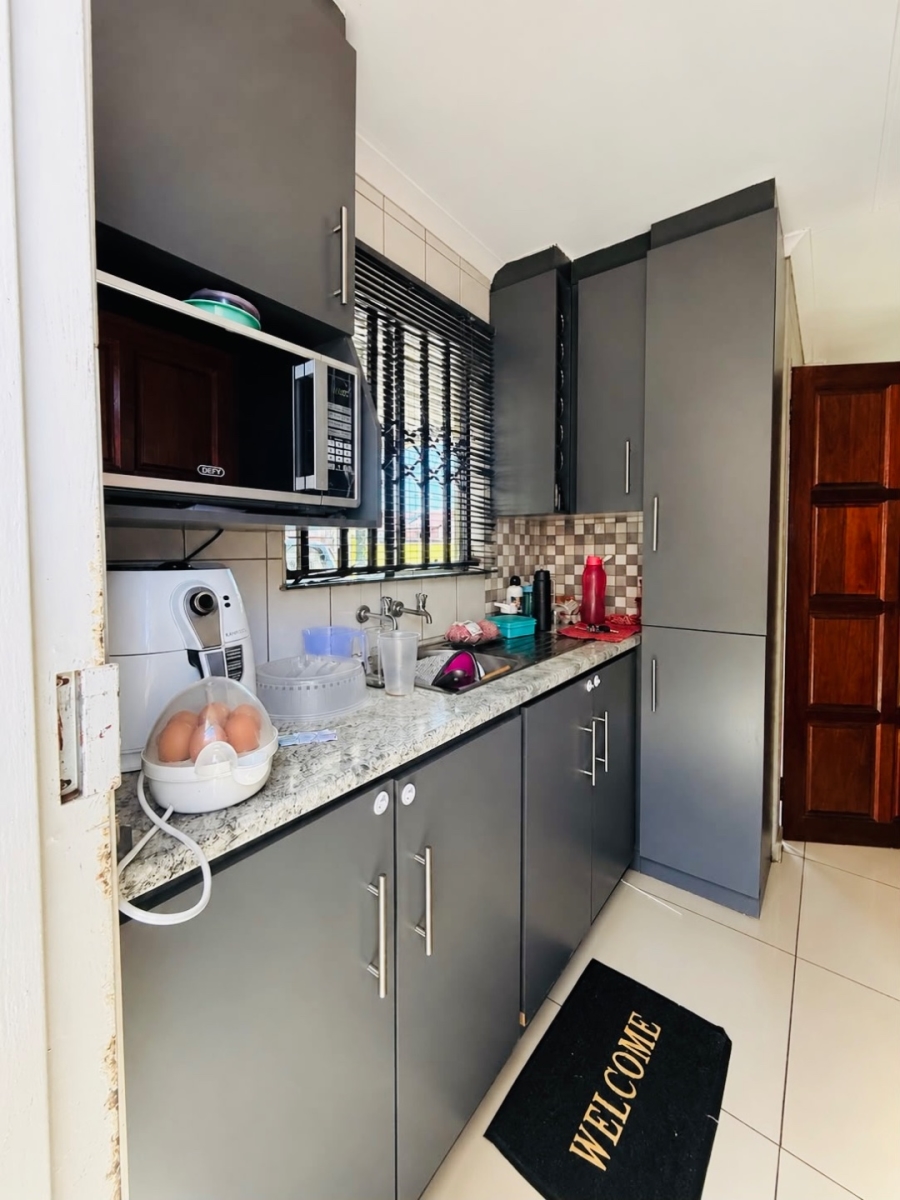 2 Bedroom Property for Sale in Soshanguve VV Gauteng