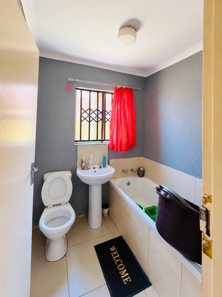 2 Bedroom Property for Sale in Soshanguve VV Gauteng