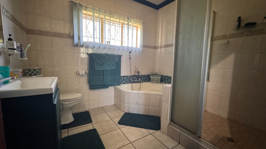 4 Bedroom Property for Sale in Three Rivers East Gauteng