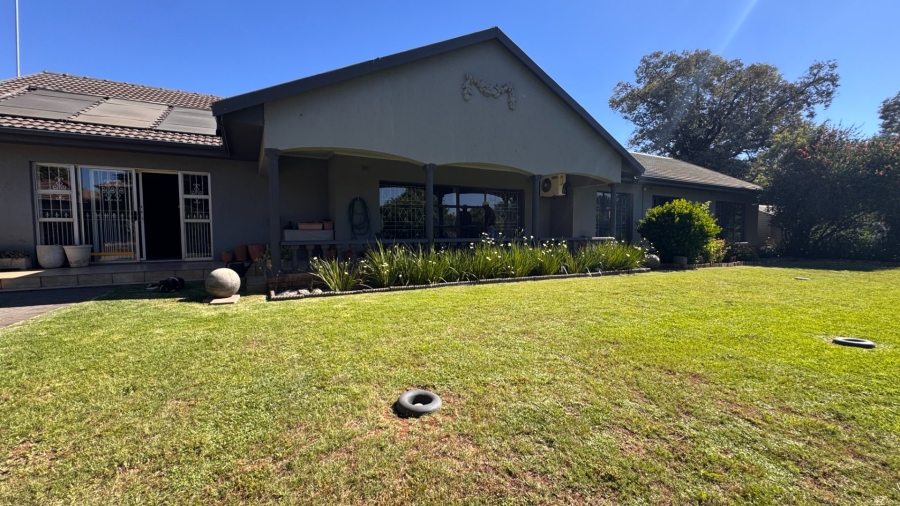 4 Bedroom Property for Sale in Three Rivers East Gauteng