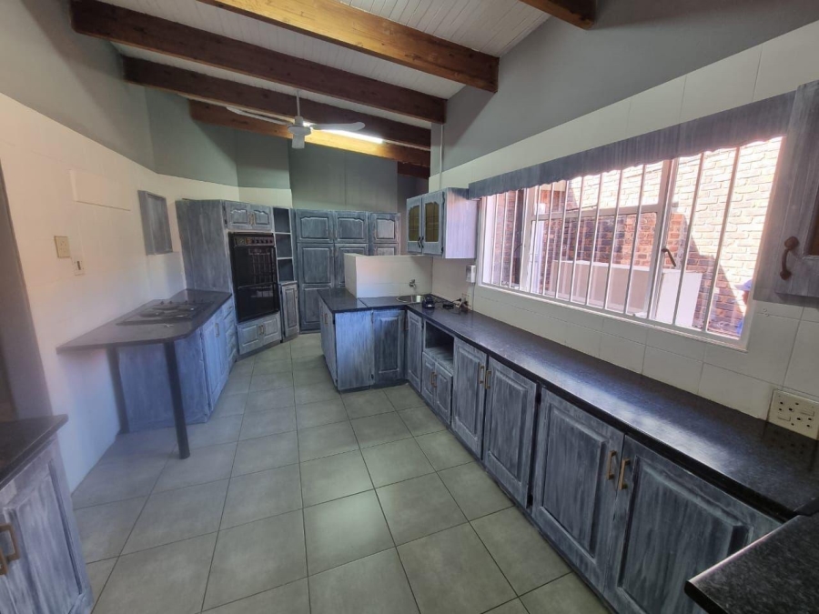 5 Bedroom Property for Sale in Moreleta Park Gauteng