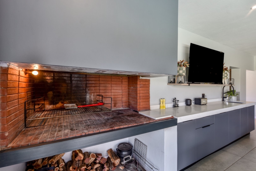 4 Bedroom Property for Sale in Lombardy Gauteng