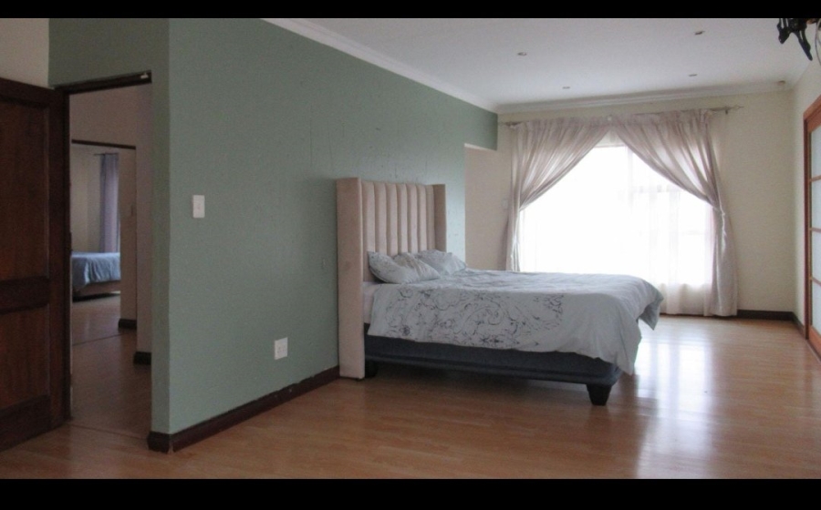 4 Bedroom Property for Sale in Vanderbijlpark SW 5 Gauteng